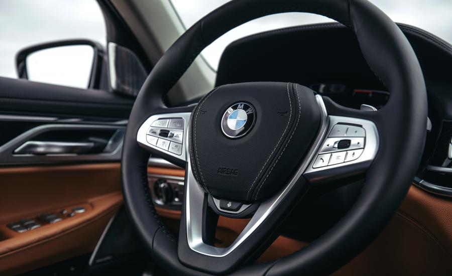 Панель приборов BMW 750i xDrive (G11) 2019 года  (NA) (фото 26 из 40)